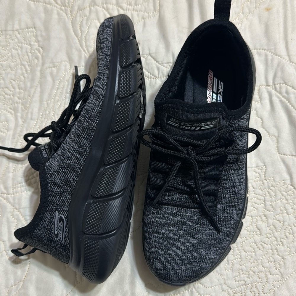 Sketchers memory foam sneakers